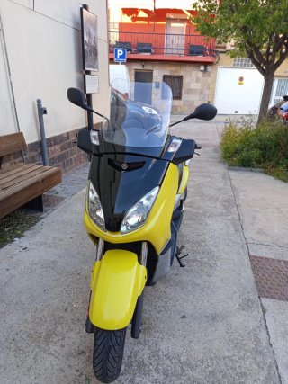 Yamaha Xmax 250 Scooter - Muy Buen Estado