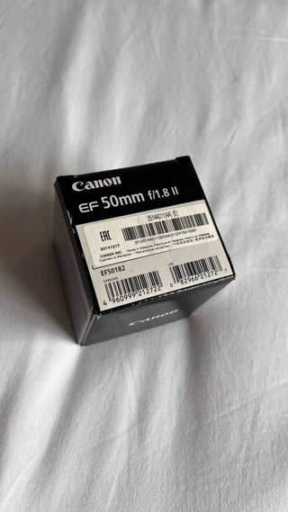 Canon EOS 1200D + objetivo + funda y accesorios