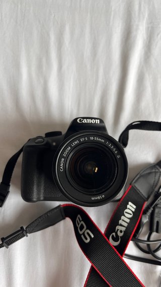 Canon EOS 1200D + objetivo + funda y accesorios