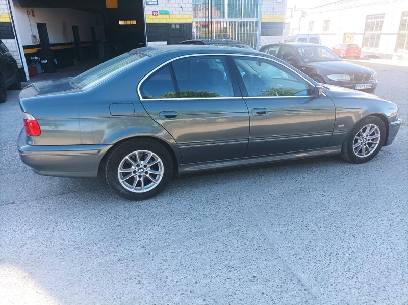 BMW Serie 5 2003, foto 2