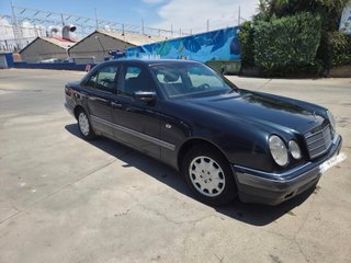 Mercedes-Benz E230 1995