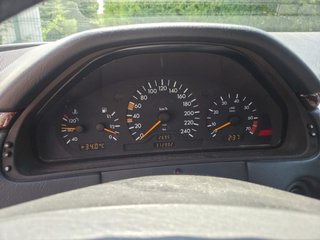 Mercedes-Benz E230 1995