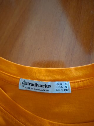 Camiseta Stradivarius Naranja Talla S