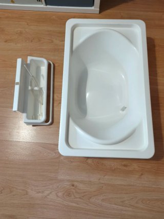 Cambiador bebé con bañera y cajones