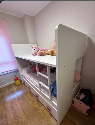 Litera infantil blanca con cajones