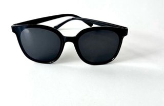 Gafas de sol negras