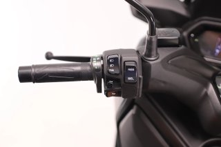 YAMAHA X-MAX 300 2023