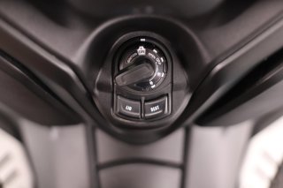 YAMAHA X-MAX 300 2023