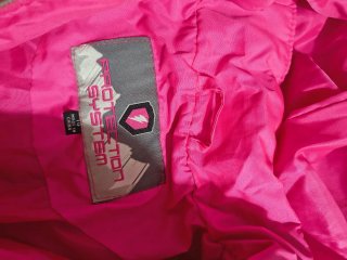 Chaqueta rosa con capucha y pelo talla 9-10