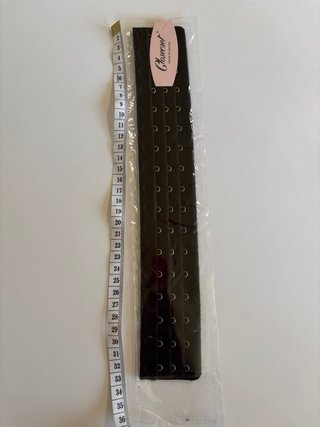 Extensor de corsé beige y negro