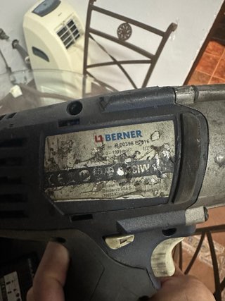 Taladro de impacto Berner con maletín