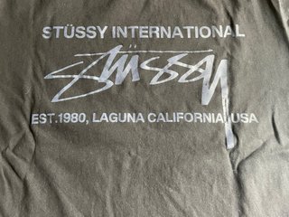 Pack Hombre Stussy: Jersey y Camiseta Talla L