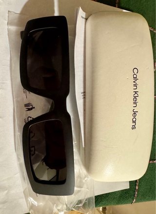 Gafas de sol Calvin Klein CKJ25608S