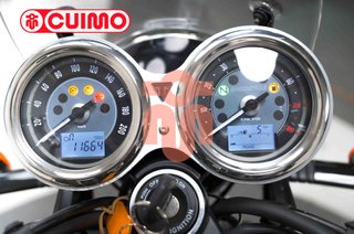 TRIUMPH BONNEVILLE T100