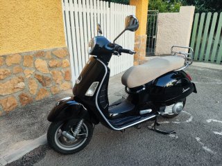 Vespa 250 GTS Negra