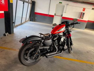Harley Davidson Roja y Negra
