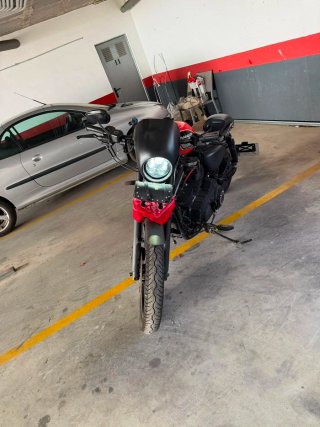 Harley Davidson Roja y Negra