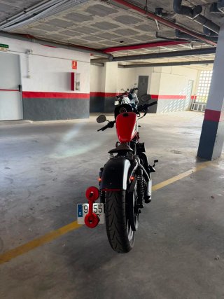 Harley Davidson Roja y Negra