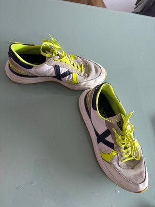 Zapatillas Munich Blancas y Amarillas