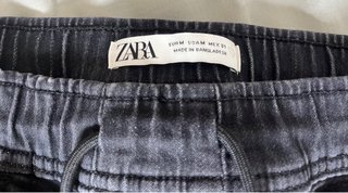 Bermuda vaquera Zara negra con cordón. Sin uso.