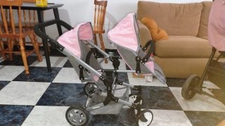 Cochecito de muñecas doble rosa y gris