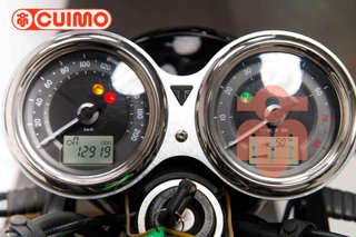 TRIUMPH BONNEVILLE T100