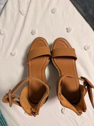 Sandalias de tacón plataforma color camel