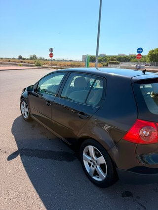 Volkswagen Golf V 1.6 Gasolina 2006 5P