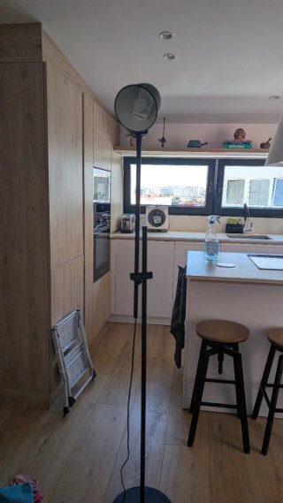 Lámpara de pie Ikea negra