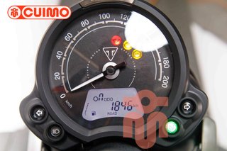 TRIUMPH SPEED TWIN 900