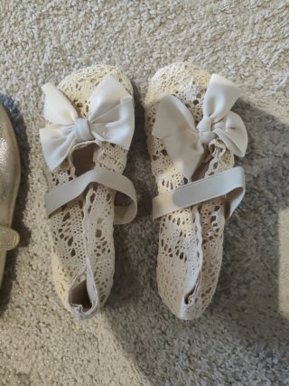 Lote 2 pares zapatos niña dorados y blancos
