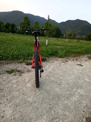 Bicicletta MTB 24 rossa