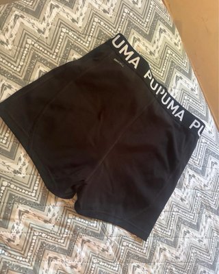 Shorts deportivos Puma negros