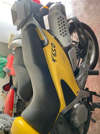 BMW F650 Amarilla