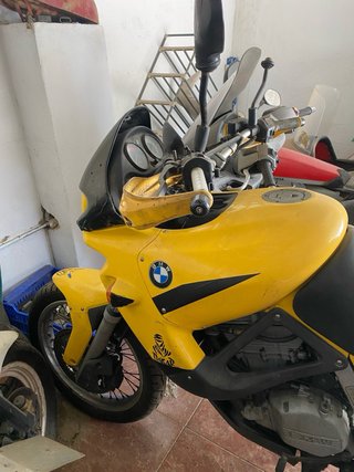 BMW F650 Amarilla