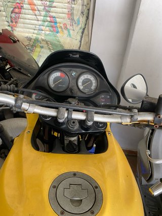 BMW F650 Amarilla