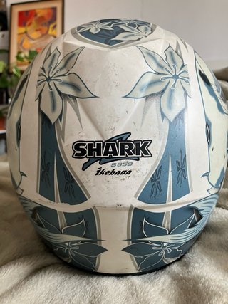Casco de moto SHARK diseño floral