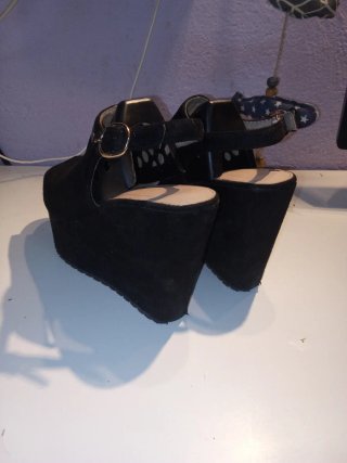 Zapatos de cuña negros para mujer