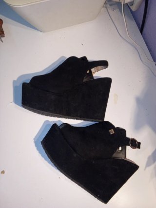 Zapatos de cuña negros para mujer