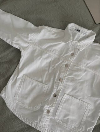 Cazadora vaquera blanca Zara