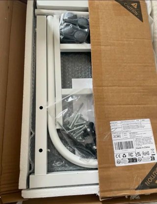 Mesa móvil con ruedas ajustable