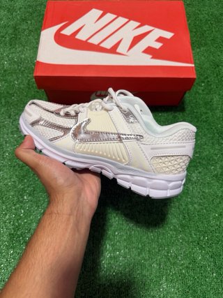 Nike Air Zoom Vomero 5 Mujer Talla 39