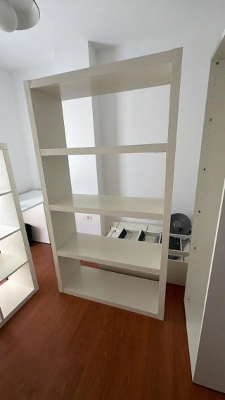 Estantería blanca modular