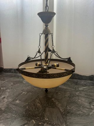 Lámpara colgante de metal y cristal