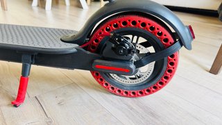 Patinete Eléctrico Xiaomi Negro y rojo