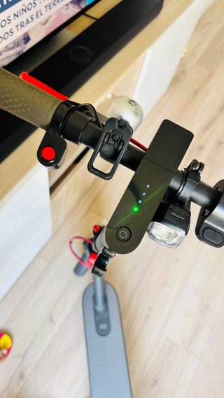 Patinete Eléctrico Xiaomi Negro y rojo