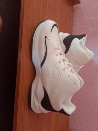 Zapatillas Fashion Sport blancas y negras