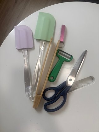 Set Accesorios Cocina: Espátulas, Pelador, Tijeras