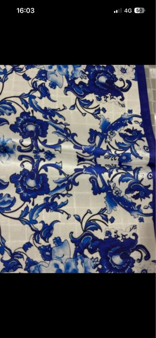 Foulard fantasia floreale blu e bianco