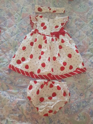 Conjunto bebé niña fresas 0-6 meses.